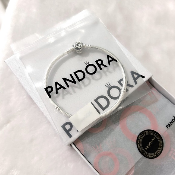 PANDORA Moments Rose Clasp Snake Chain Bracelet (20cm/7.9”|fit wrist 7.1”) w/box - Picture 3 of 7